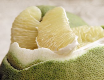 Bí Quyết Trị Mụn Cám Từ Bưởi